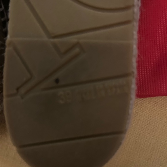 CH denim espadrilles in like new condition. Size 39 - Picture 2 of 4